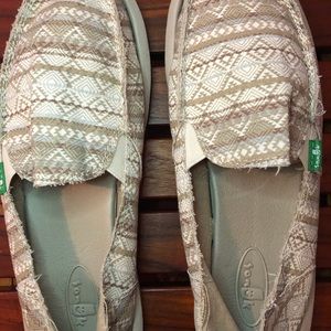 Sanuk, ladies slip ons, size 8